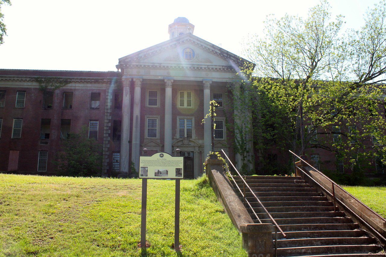 Touring Central State Hospital in Milledgeville,
